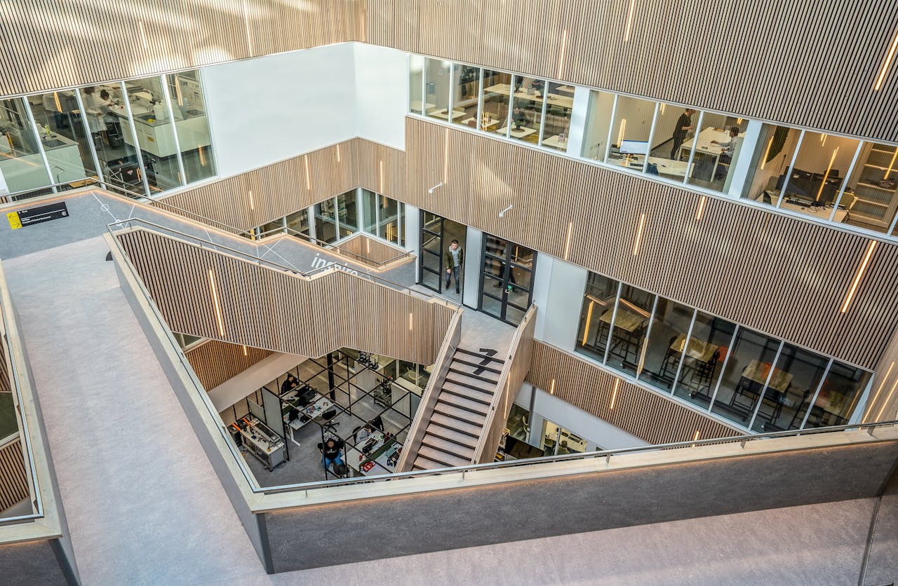 leieavtaler og kontrakter i kontorhoteller